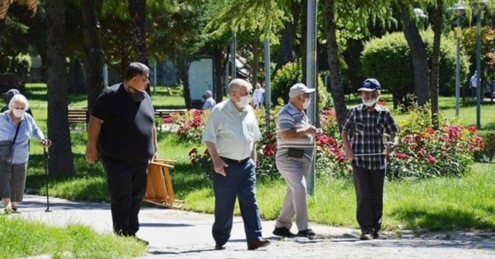 ANKARA’DA 65 YAŞ ÜSTÜ İÇİN KISITLAMA GERİ GELDİ