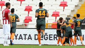 ALANYASPOR İLK MAÇINI KAZANDI