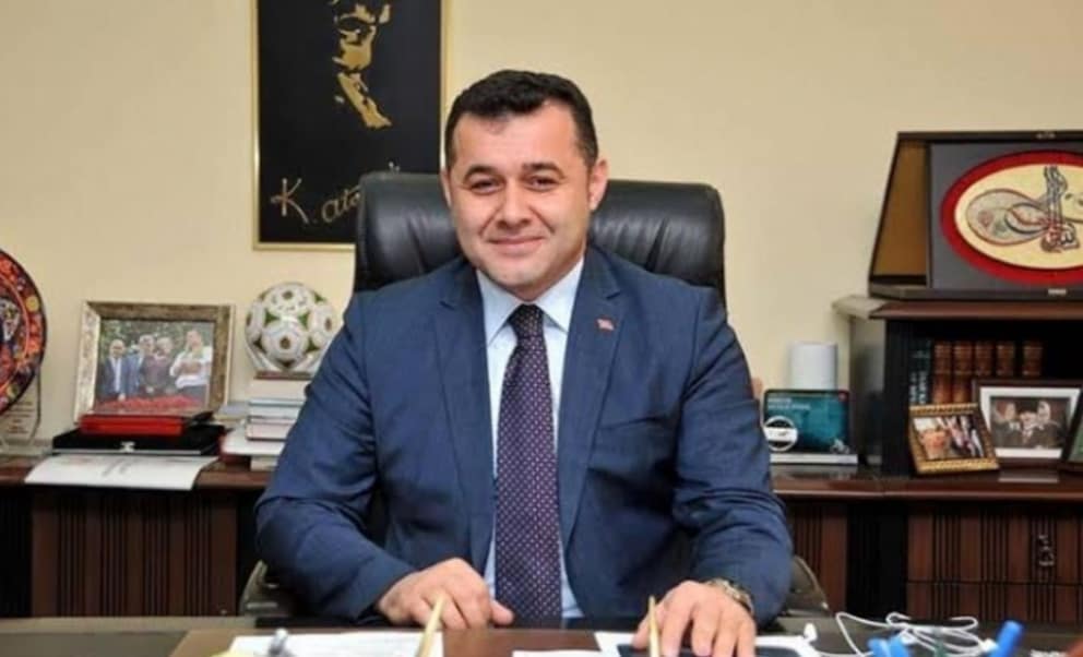 ALANYA SEVDALISI BAŞKAN YÜCEL, HİZMET İÇİN KOLLARI SIVADI