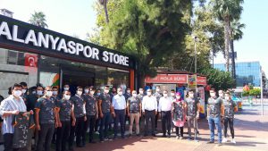 ÜLKÜCÜLER ALANYASPOR’A VE MEHMETÇİĞE DESTEK OLDU