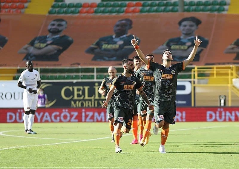 ALANYASPOR MİLLİ ARAYA LİDER GİRDİ