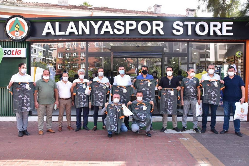 BAŞKAN TÜRKDOĞAN’DAN KAMUFLAJ FORMA KAMPANYASINA DESTEK