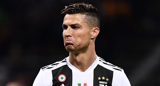 CRİSTİANO RONALDO KORONAVİRÜS’E YAKALANDI