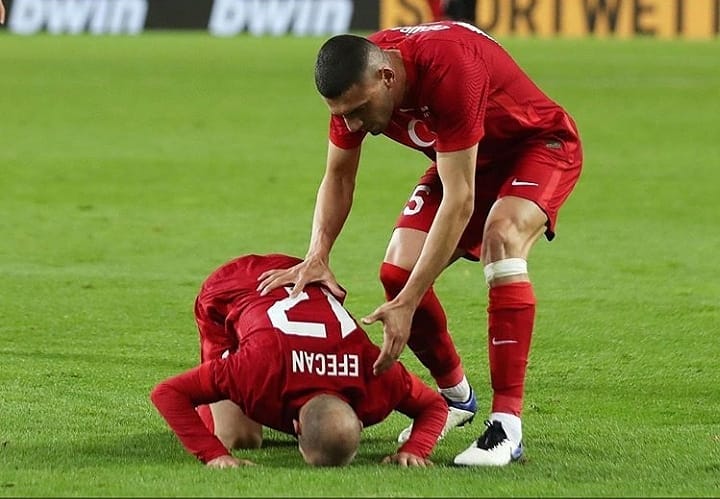 EFECAN KADRODAN ÇIKARILDI