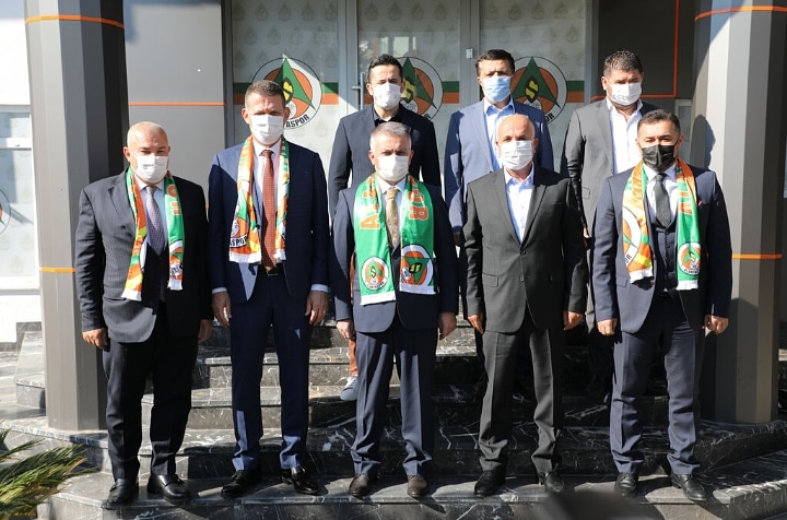 VALİ YAZICI’DAN ALANYASPOR KULÜBÜNE ZİYARET