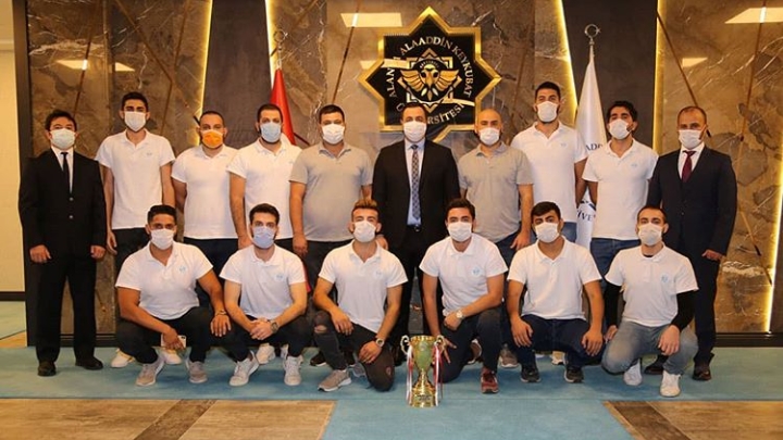 KUPAYI REKTÖR KALAN’A TAKDİM ETTİLER