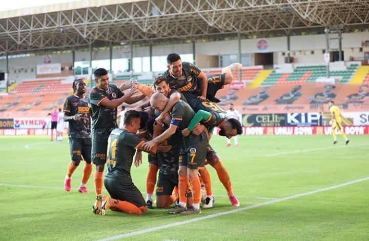 ALANYASPOR MİLLİ ARAYA LİDER GİRDİ
