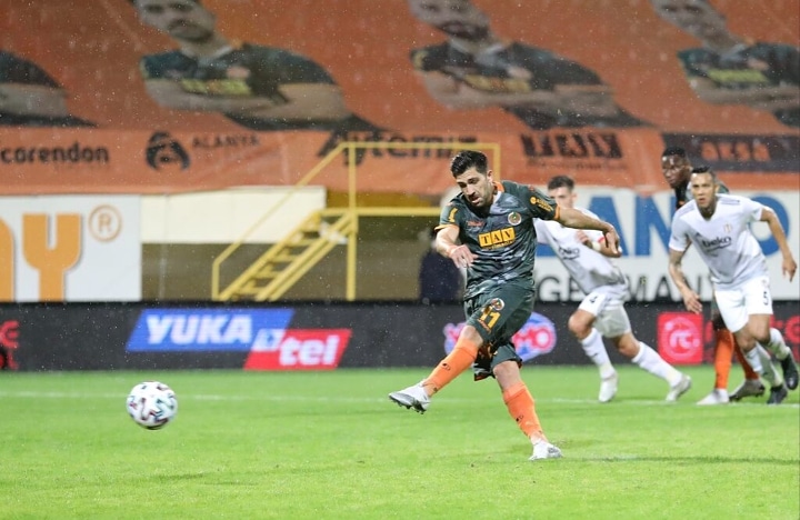 ANASTASİOS BAKASETAS:”ŞAMPİYON OLACAK GÜCE SAHİBİZ”