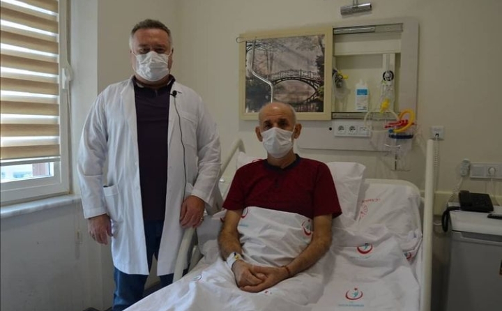 OKTAY HOCA’NIN ELİNDEN ŞİFA BULDU