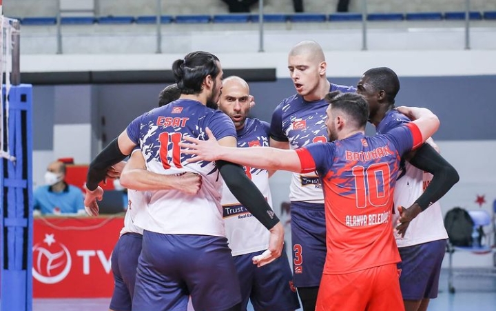 ALANYA BELEDİYESPOR HIZ KESMİYOR