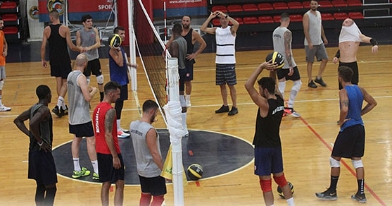 ALANYA BELEDİYESPOR LİGİN İKİNCİ YARISINA HAZIRLANIYOR