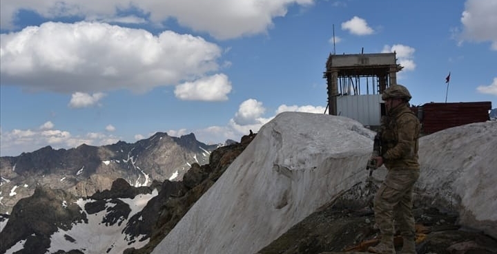 LİCE KIRSALINDA 1 ASKER ŞEHİT 2 ASKER YARALI