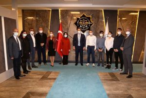 ALKÜ TIP FAKÜLTESİ’NİN İLK ASİSTAN HEKİMLERİNDEN REKTÖR KALAN’A ZİYARET