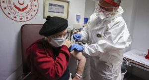 80 YAŞ ÜSTÜ İÇİN AŞI DÖNEMİ BAŞLADI