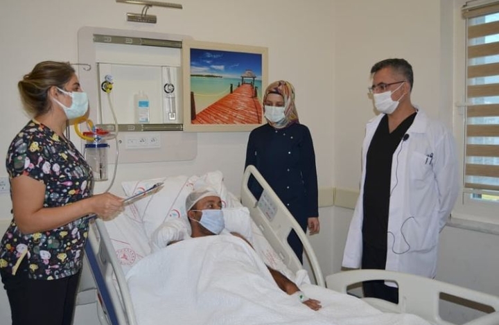 YÜRÜMEDE GÜÇLÜK ÇEKİYORDU BEYNİNDE TÜMÖR ÇIKTI