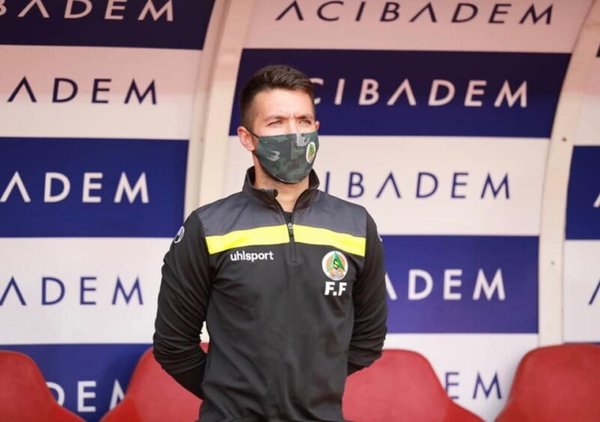 ALANYASPOR’UN YARDIMCI HOCASI TEKNİK DİREKTÖR OLUYOR