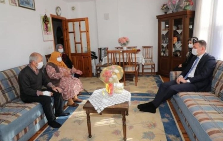 KAYMAKAM ÜRKMEZER ŞEHİT YAKINLARINI YALNIZ BIRAKMIYOR