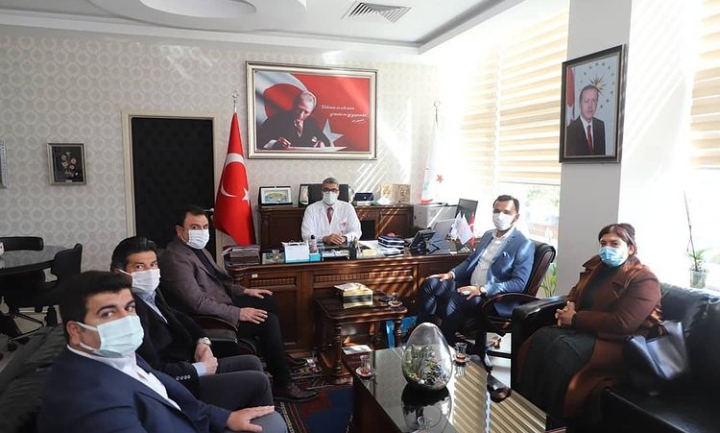 AK PARTİ’DEN TIP BAYRAMI ZİYARETLERİ