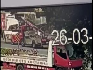 AK PARTİDEN ATATÜRK AFİŞİNE SALDIRI İDDİASINA YALANLAMA