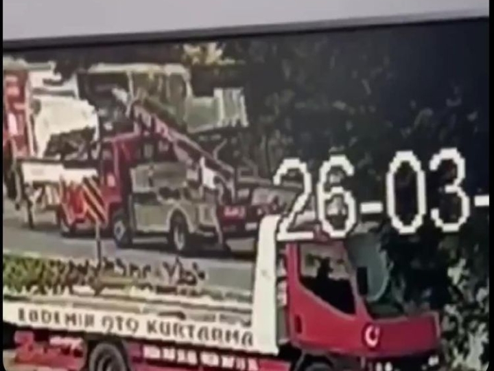 AK PARTİDEN ATATÜRK AFİŞİNE SALDIRI İDDİASINA YALANLAMA