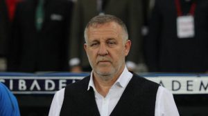 ERZURUMSPOR MESUT BAKKAL İLE YOLLARINI AYIRDI