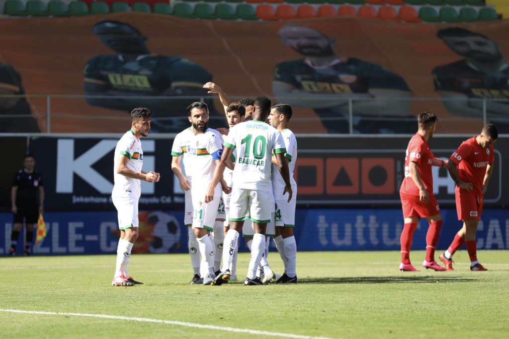 SALİH UÇAN’LI ALANYASPOR GALİBİYETE UÇTU