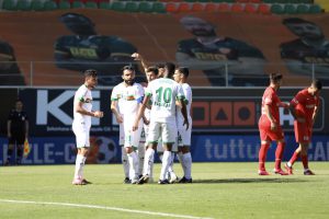 SALİH UÇAN’LI ALANYASPOR GALİBİYETE UÇTU