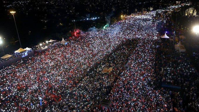 103 AMİRAL ESKİSİ ORTALIĞI AYAĞA KALDIRDI