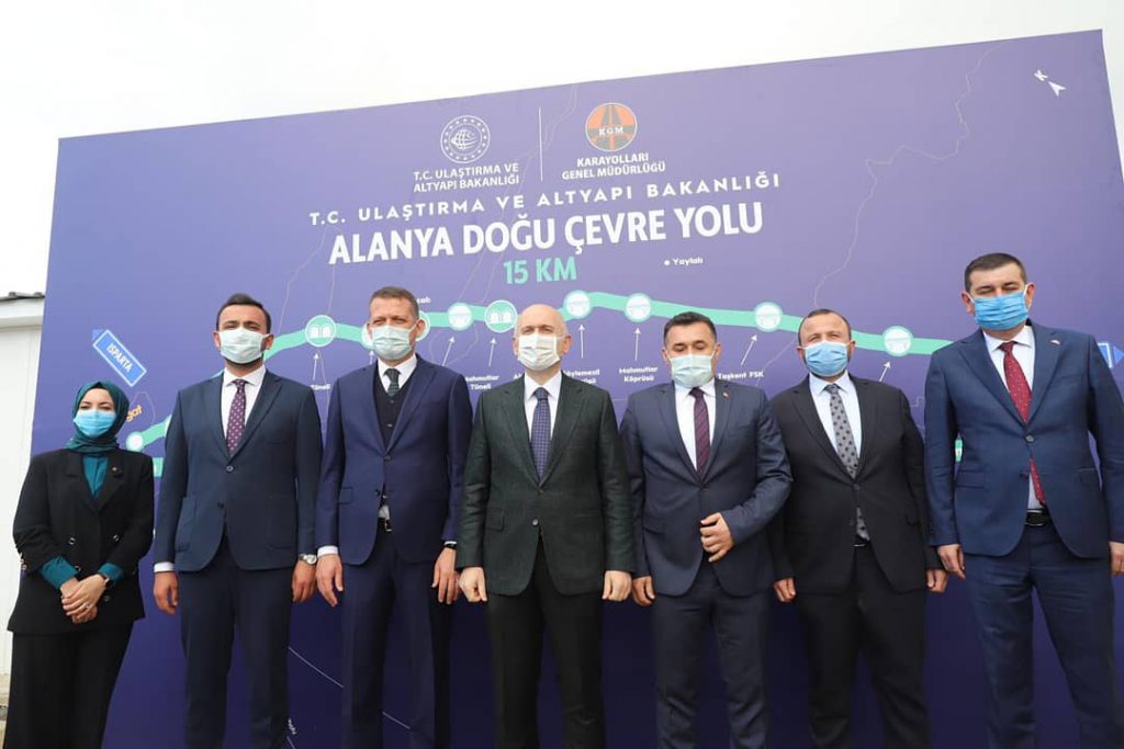 BAKAN KARAİSMAİLOĞLU ALANYA’DA İNCELEMELERDE BULUNDU