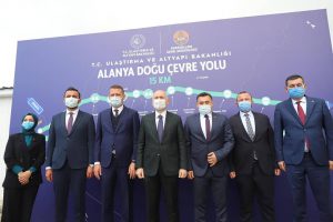 BAKAN KARAİSMAİLOĞLU ALANYA’DA İNCELEMELERDE BULUNDU