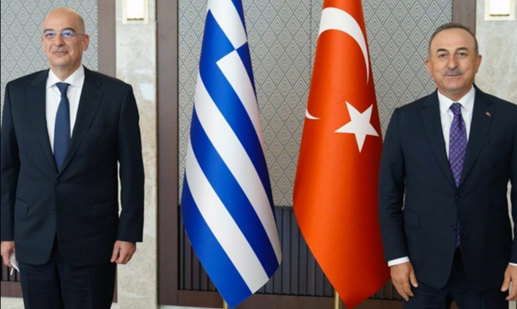 ÇAVUŞOĞLU DENSİZ MİSAFİRE HADDİNİ BİLDİRDİ