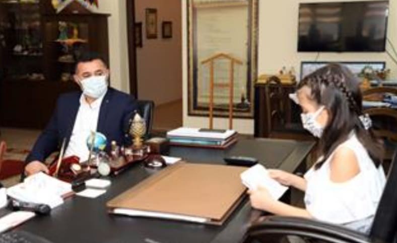 BAŞKAN YÜCEL’DE KOLTUĞU DEVRETTİ