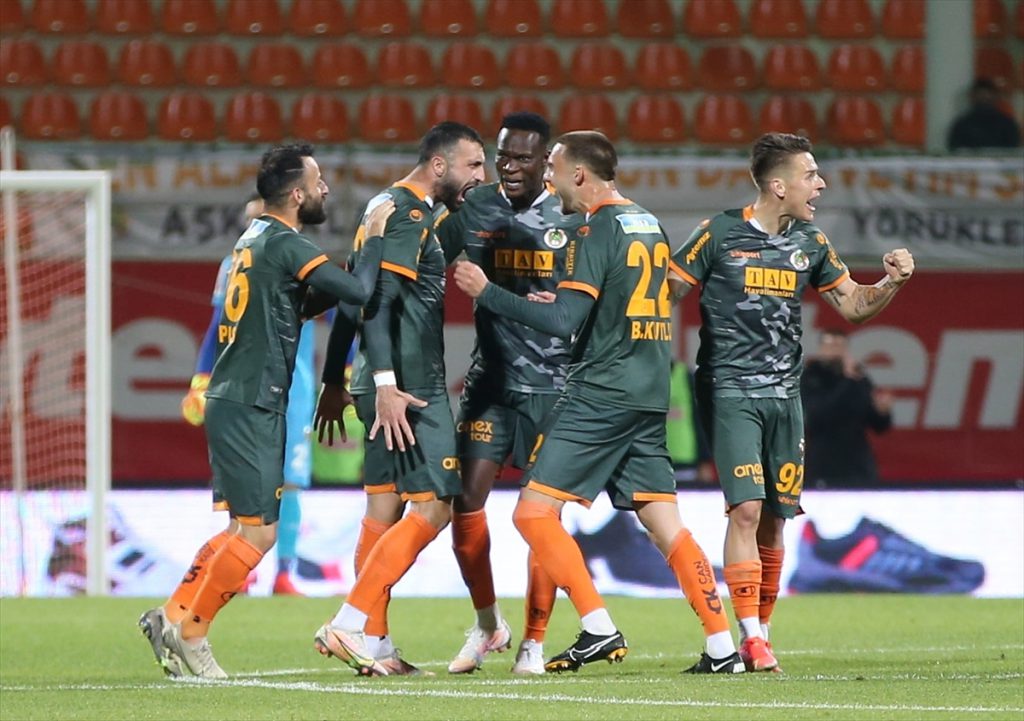 ALANYASPOR’DAN MUHTEŞEM GERİ DÖNÜŞ