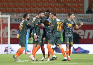 ALANYASPOR’DAN MUHTEŞEM GERİ DÖNÜŞ