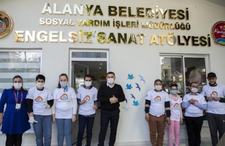 BAŞKAN YÜCEL OTİZMLİ BİREYLERLE BULUŞTU