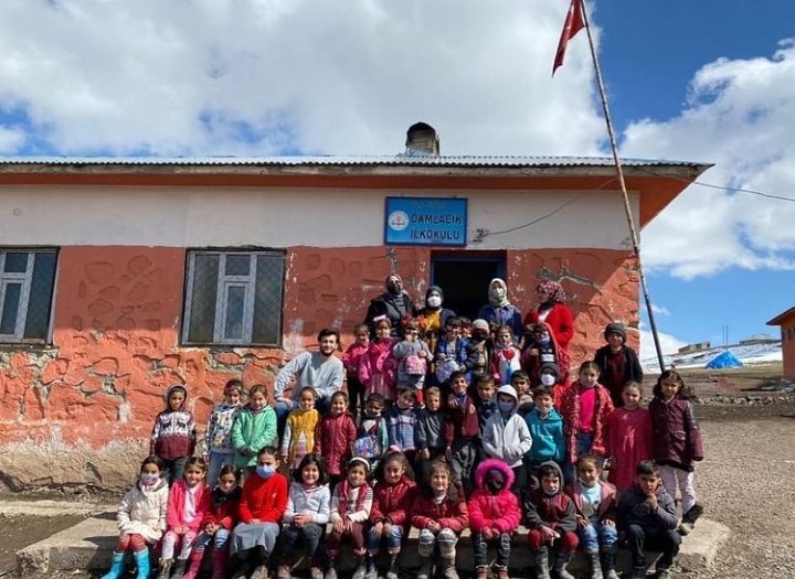 ALKÜ’LÜ ÖĞRENCİLER PROJEYE DESTEK BEKLİYOR