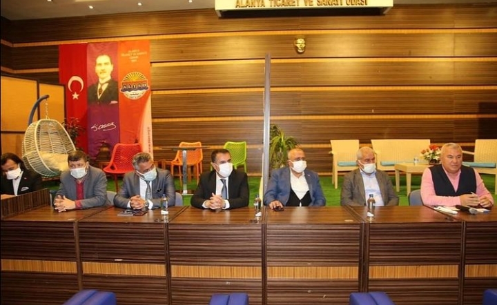 BAŞKAN ŞAHİN, ESNAFLARI, ODA BAŞKANLARIYLA BİR ARAYA GETİRDİ