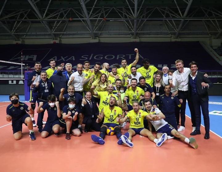 FENERBAHÇE HDI SİGORTA FİNALDE