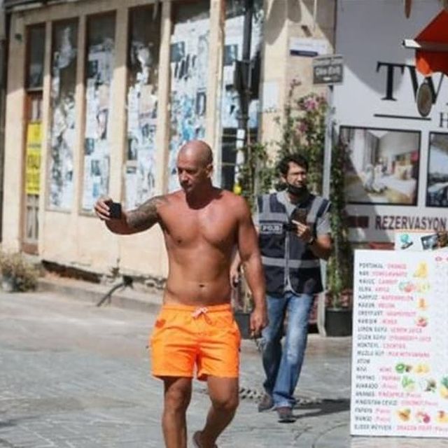 KÜSTAH İNGİLİZ GÖZALTINDA