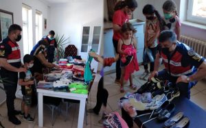 ÇOCUKLARA BAYRAM SEVİNCİNİ YAŞATTILAR