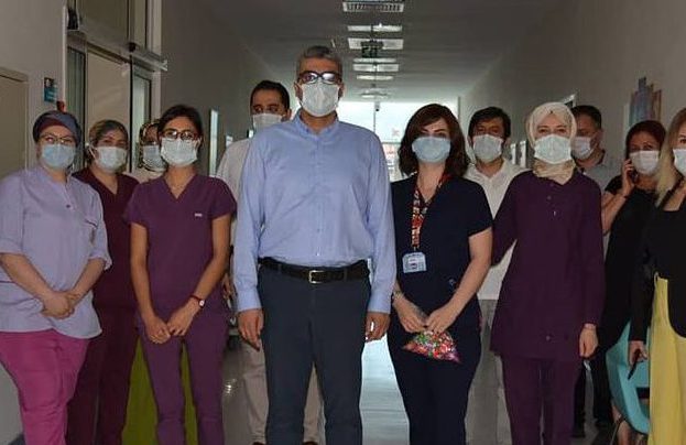 LAKADAMYALI BAYRAMDA SAĞLIK ÇALIŞANLARIYLA BİR ARAYA GELDİ