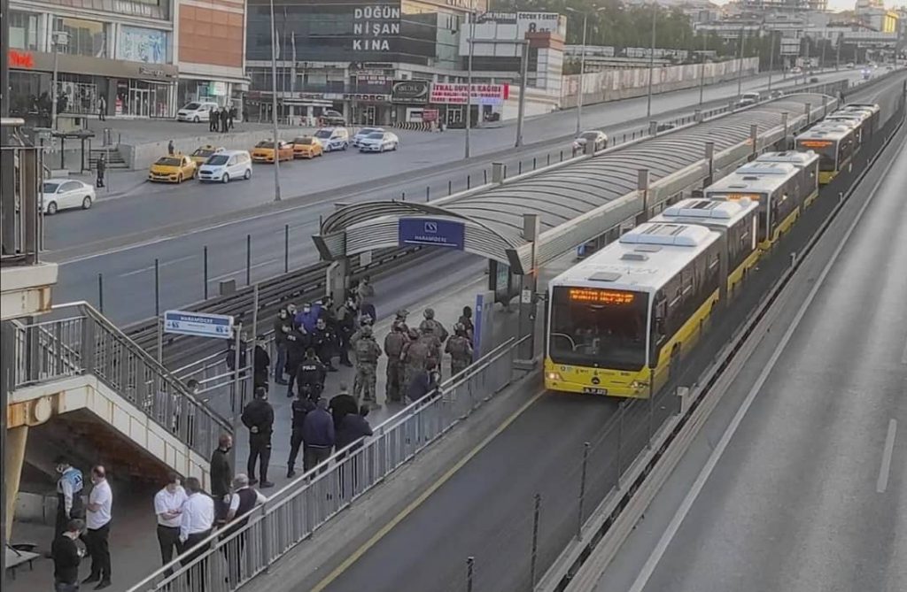 METROBÜSÜ REHİN ALAN ŞAHIS GÖZALTINDA