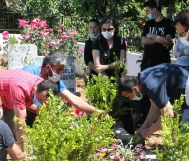 CHP VEFAT EDEN ÜYELERİNİ DUALARLA ANDI