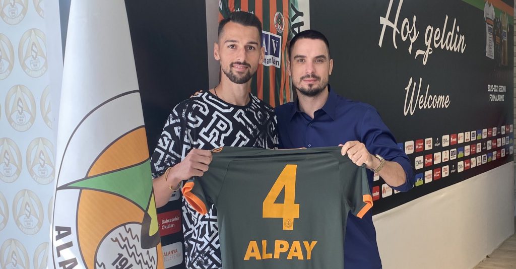 ALANYASPOR’DA İKİNCİ AYRILIK