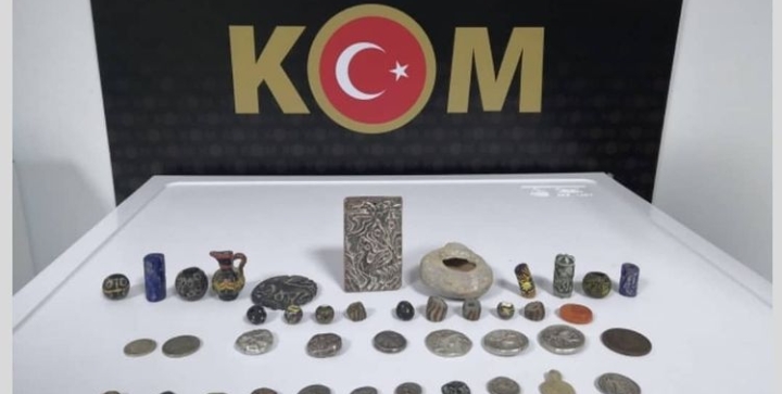 AMERİKALI TARİHİ ESER KAÇAKCISI KAÇAMADI