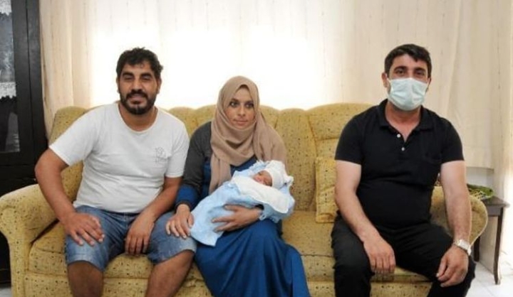 AYLA BEBEK TAKSİDE DÜNYAYA GELDİ