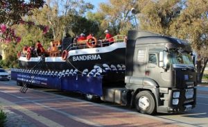 BANDIRMA VAPURU’NA ALANYA’DA SEVGİ SELİ