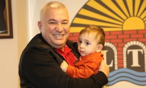 BAŞKAN ŞAHİN’DEN ÇAĞRI: “BİR ÇOCUK GÜLERSE, DÜNYA GÜLER” 