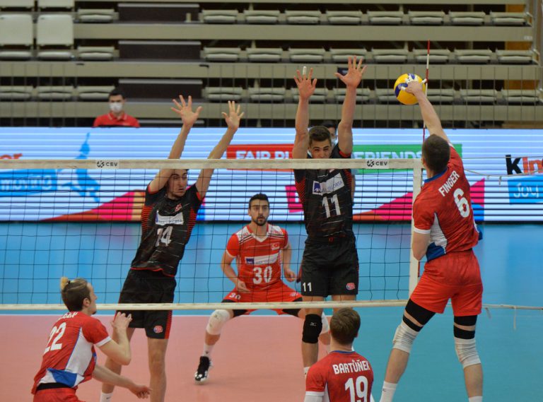 FİLENİN EFELERİ GRUBUNU NAMAĞLUP ZİRVEDE TAMAMLADI