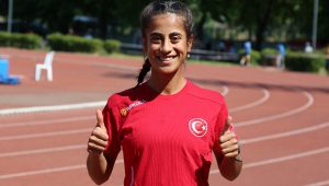 EVİN DEMİR TÜRKİYE REKORU KIRDI